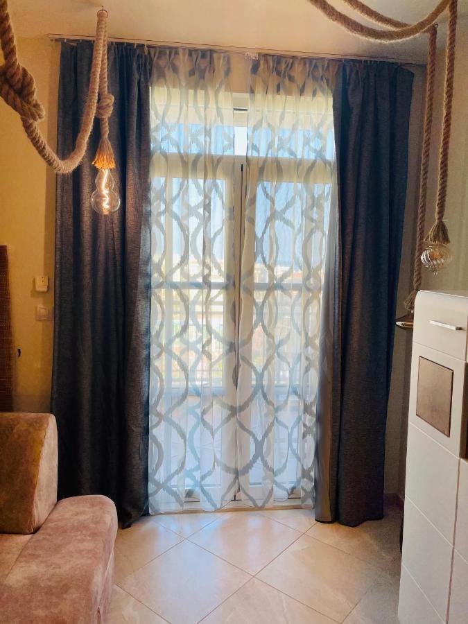 Flores Garden Sea View Apartment With Balcony チェルノモレツ エクステリア 写真